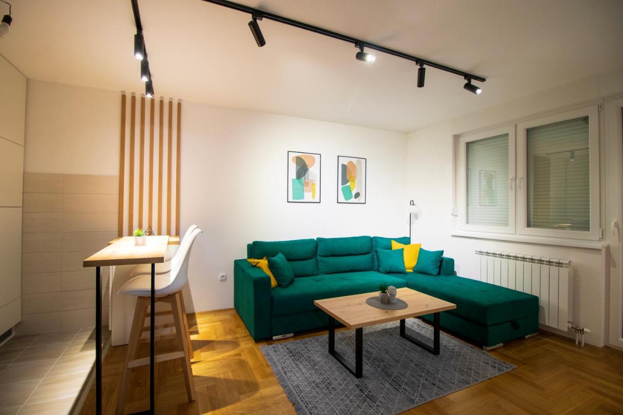 M&A Apartment-Easy Airport Lukavica Eksteriør bilde