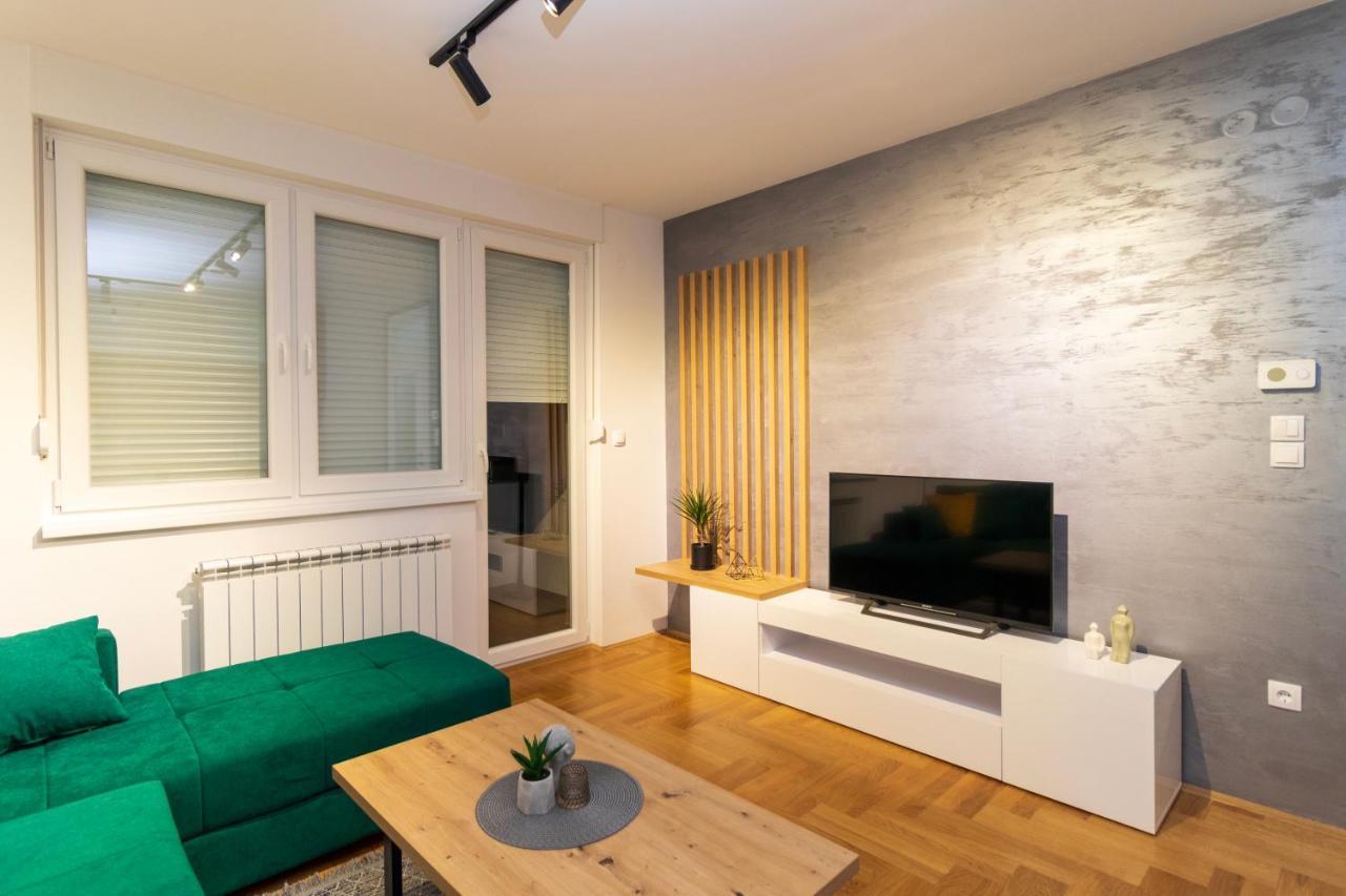 M&A Apartment-Easy Airport Lukavica Eksteriør bilde